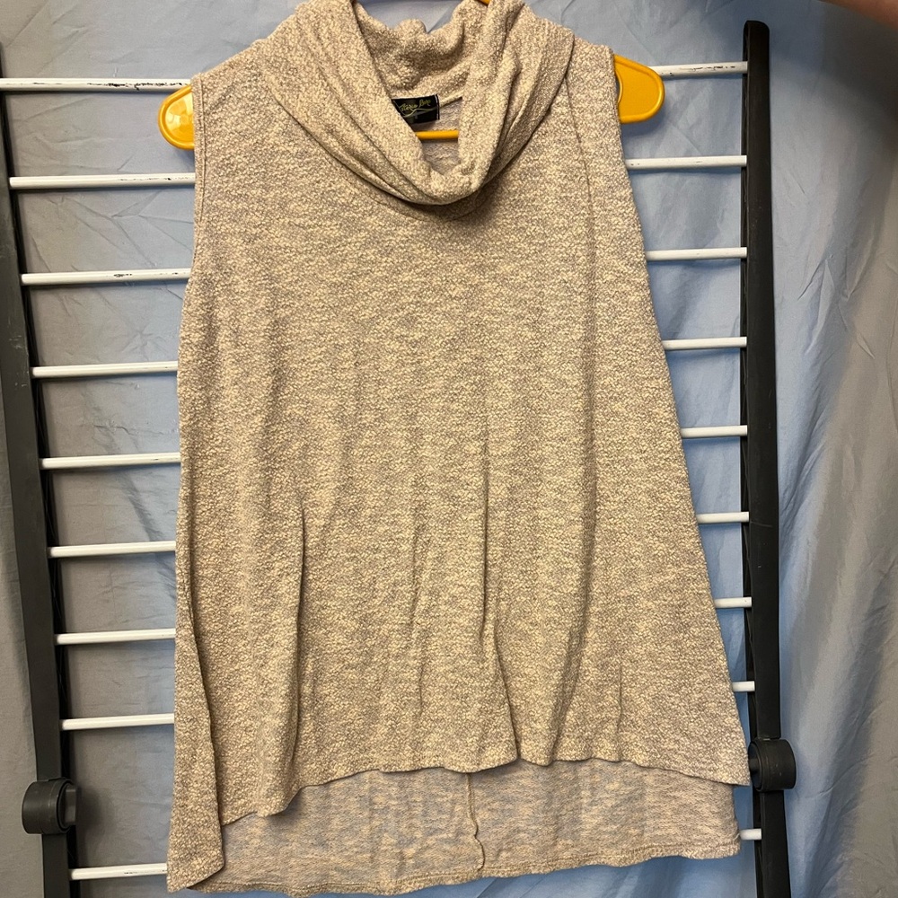 Storia Cream Cowl Neck Sleeveless Blouse